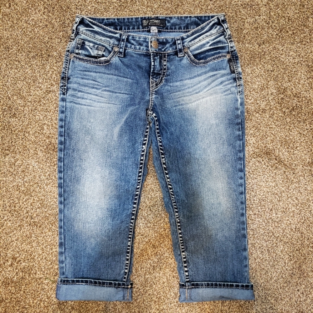 Women's Silver Jeans distressed denim capri jeans size 29 in excellent condition